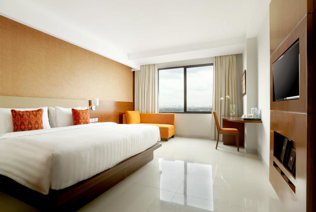 Santika Premiere Bintaro Hotel Serpong Exterior photo