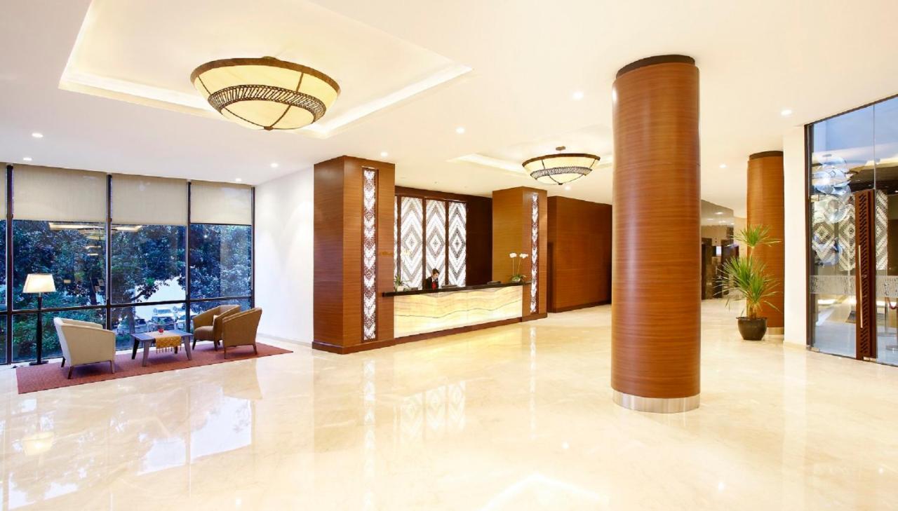 Santika Premiere Bintaro Hotel Serpong Exterior photo