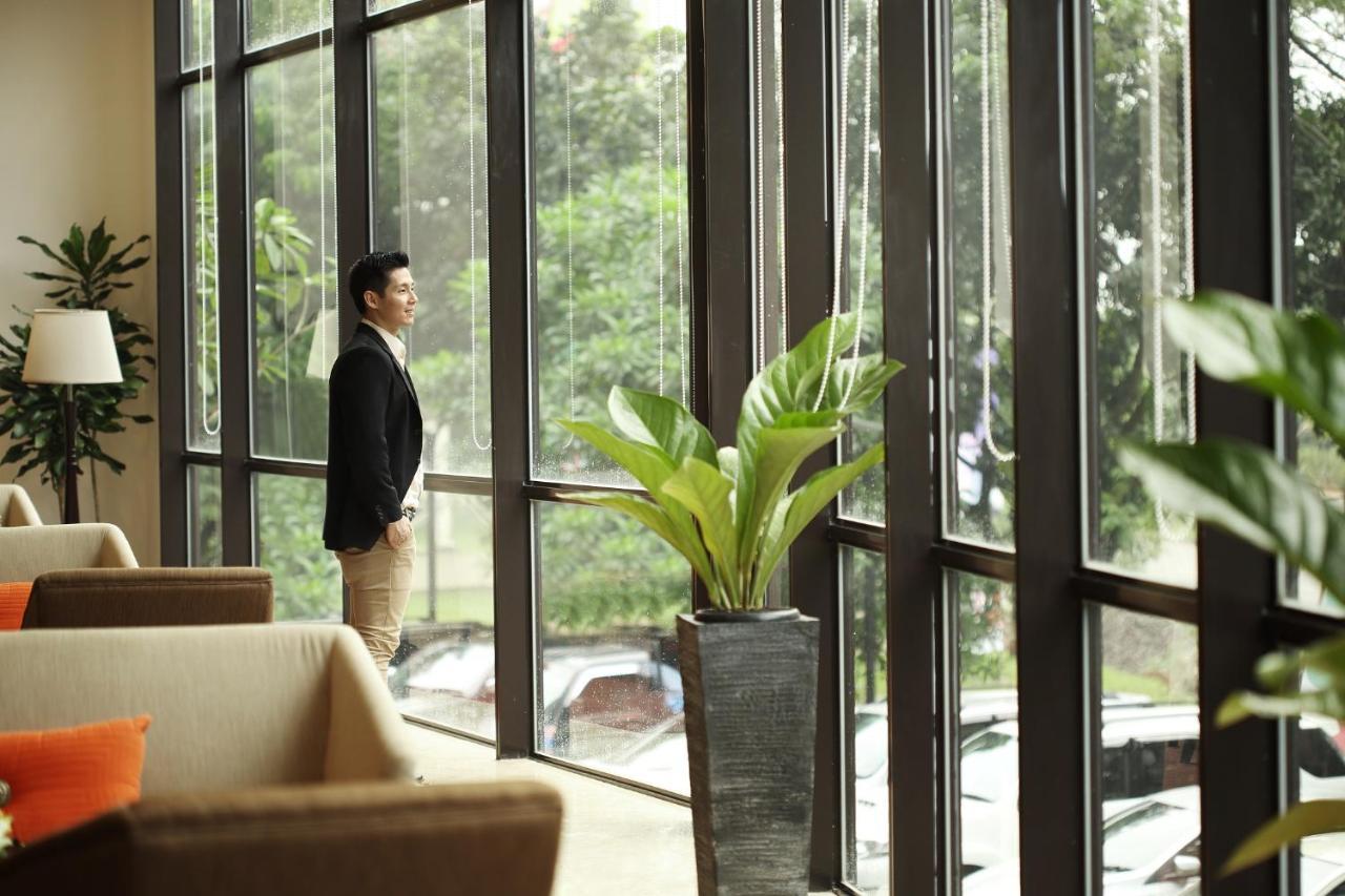 Santika Premiere Bintaro Hotel Serpong Exterior photo