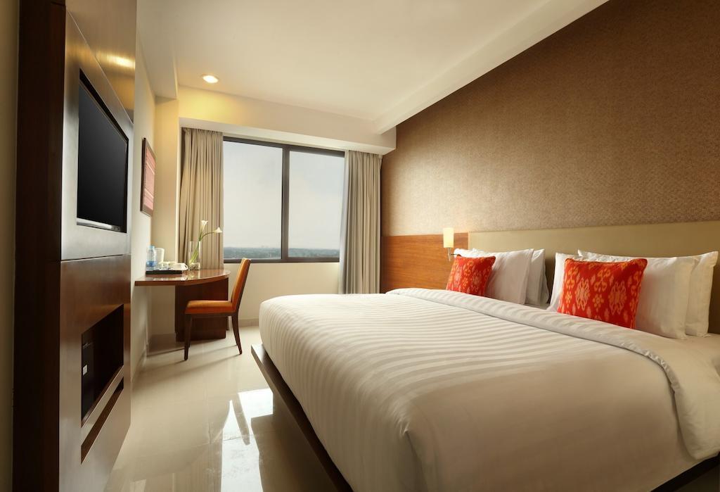Santika Premiere Bintaro Hotel Serpong Exterior photo