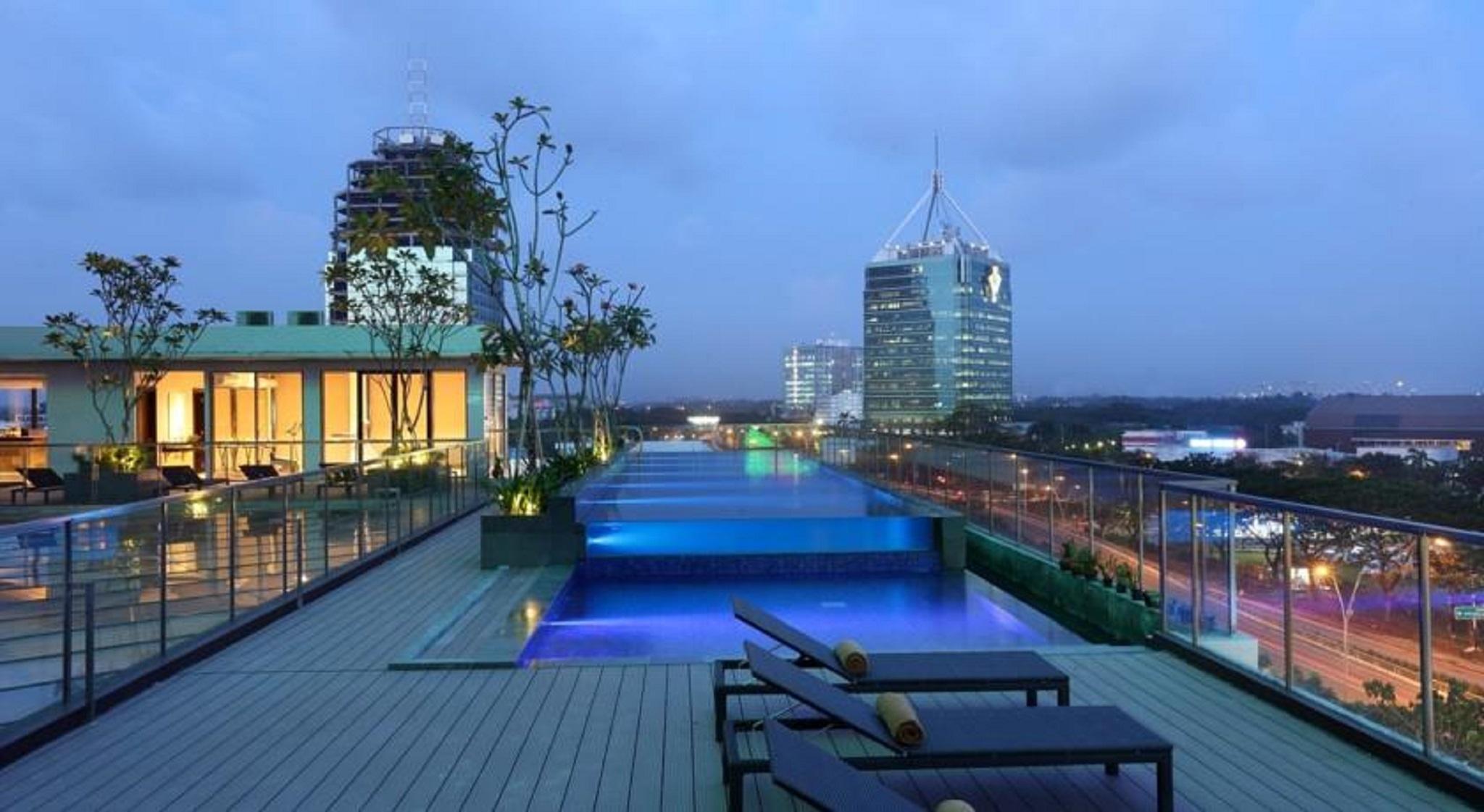 Santika Premiere Bintaro Hotel Serpong Exterior photo