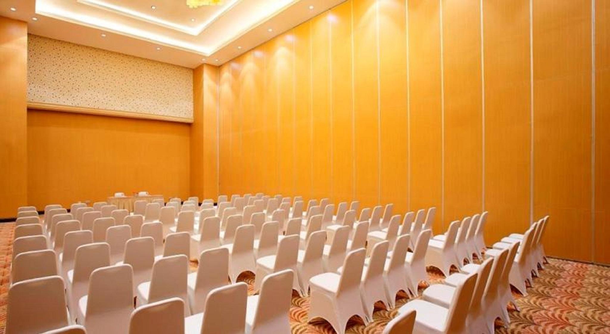Santika Premiere Bintaro Hotel Serpong Exterior photo