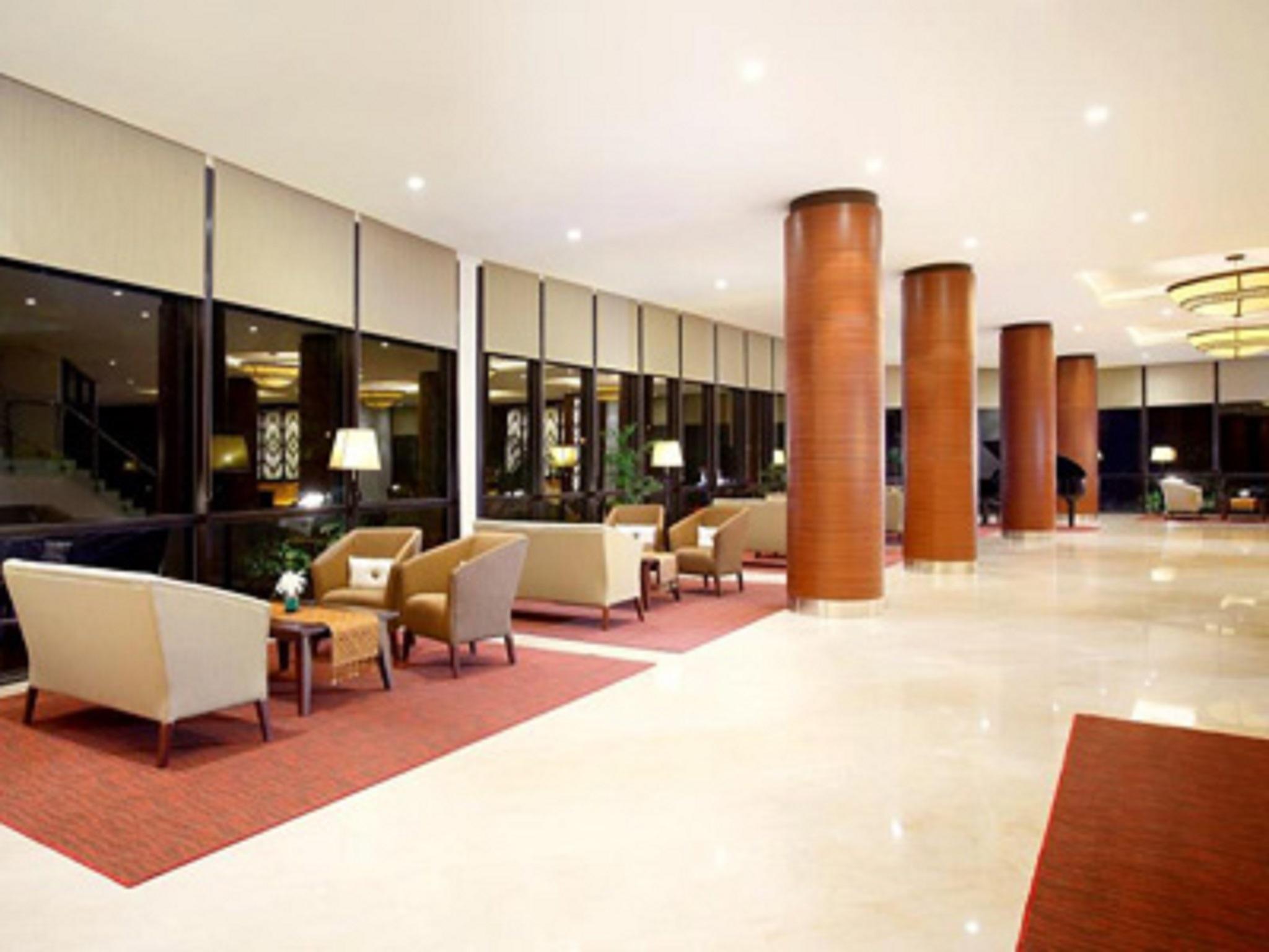 Santika Premiere Bintaro Hotel Serpong Exterior photo