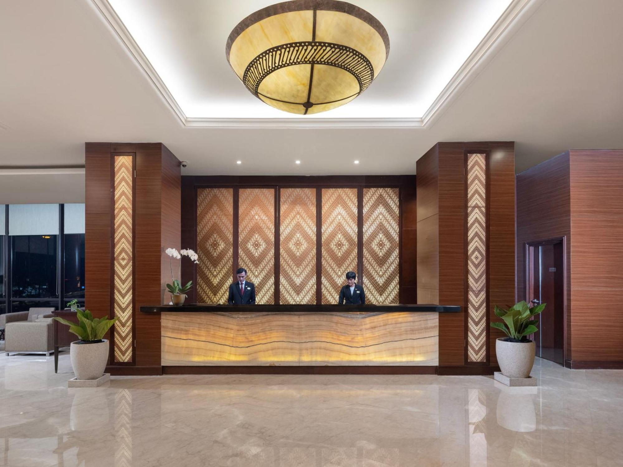 Santika Premiere Bintaro Hotel Serpong Exterior photo